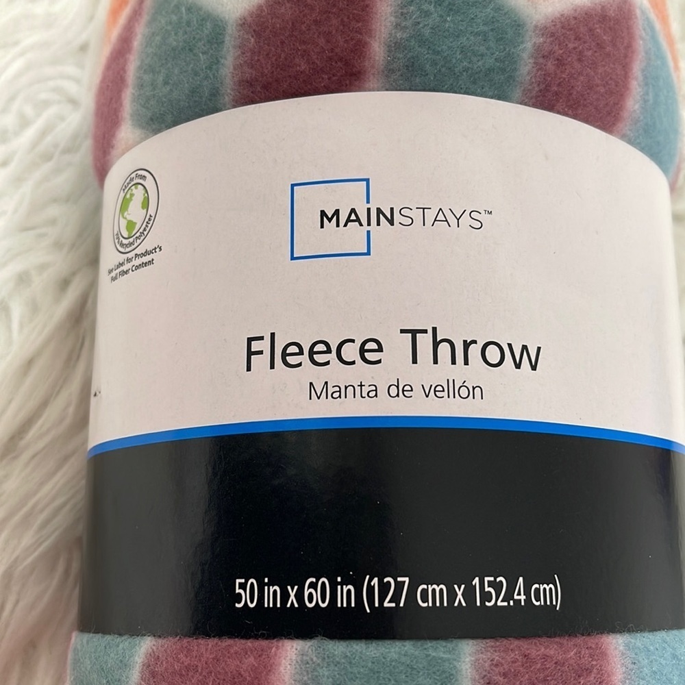 Mainstays Fleece Throw Blanket, 50" x 60", Geo NEW - Picture 4 of 8